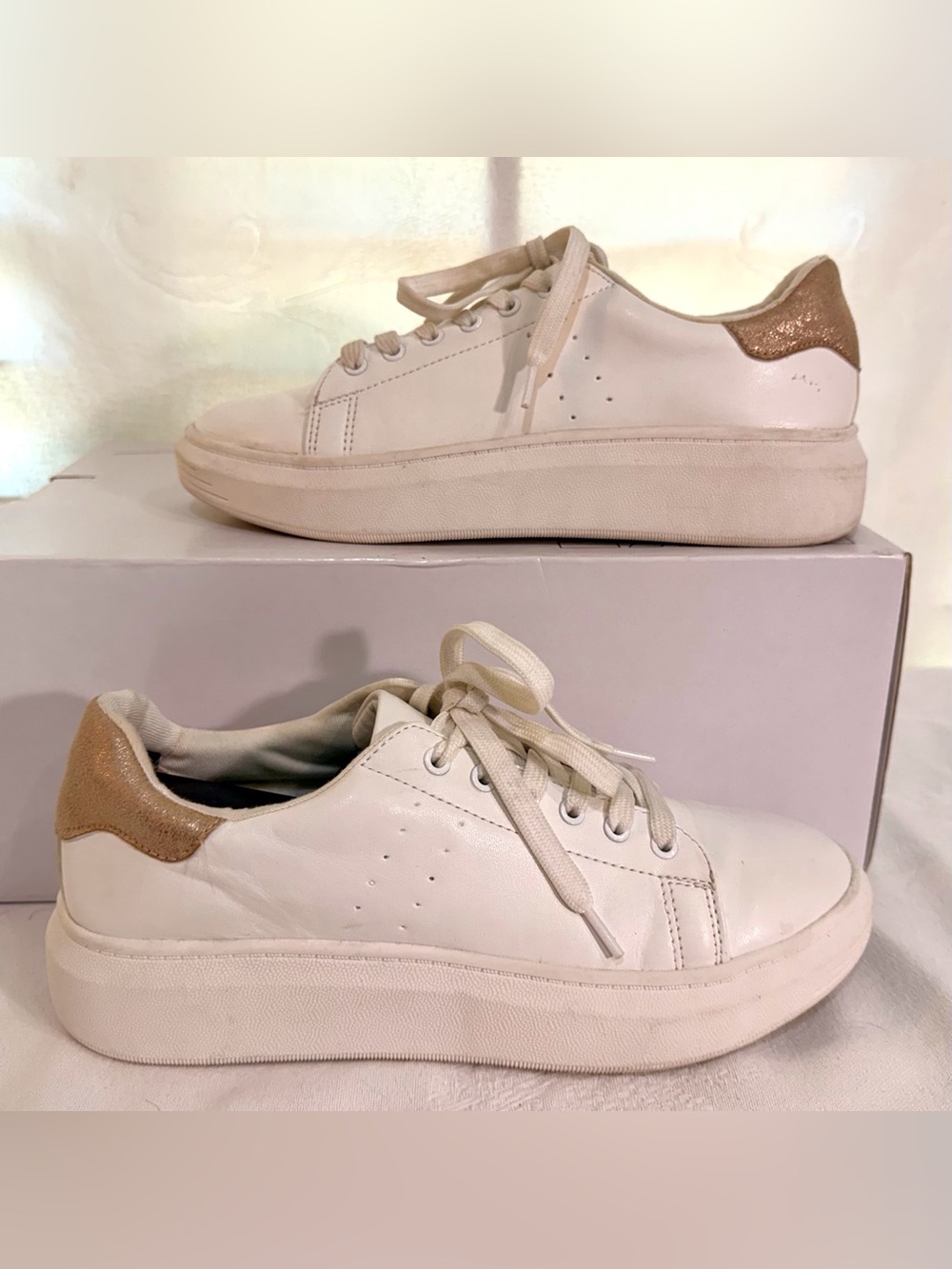 Time and Tru White Platform Sneakers with Gold Heel S0031